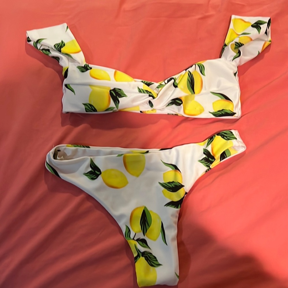 Lemon Print White Women's Bikini Set